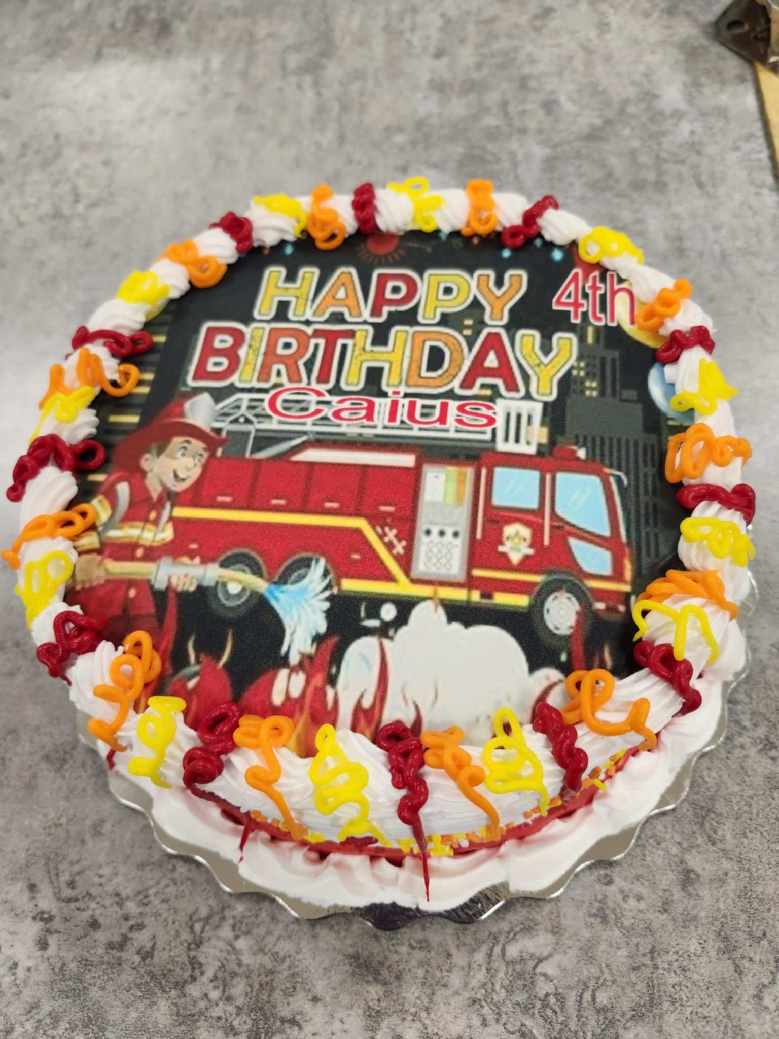 Traditional Confetti and Streamers - Image 4